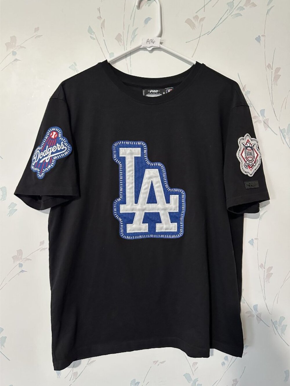 Pro Standard LA Dodgers Black Patchwork T-Shirt M Luxury Athletic MLB